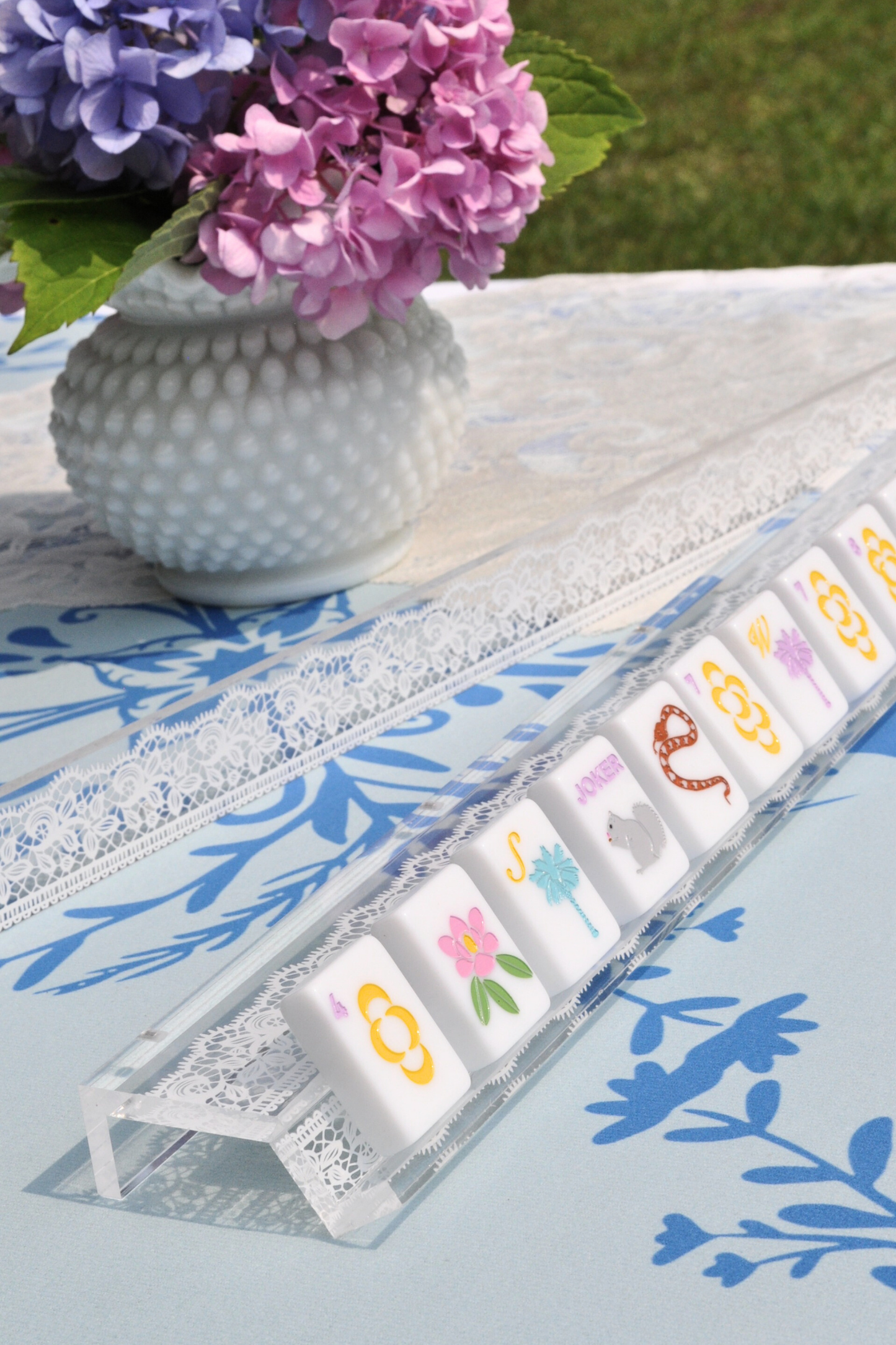 White Lace Mahjong Rack and Pusher | Middle & Main Mahjong