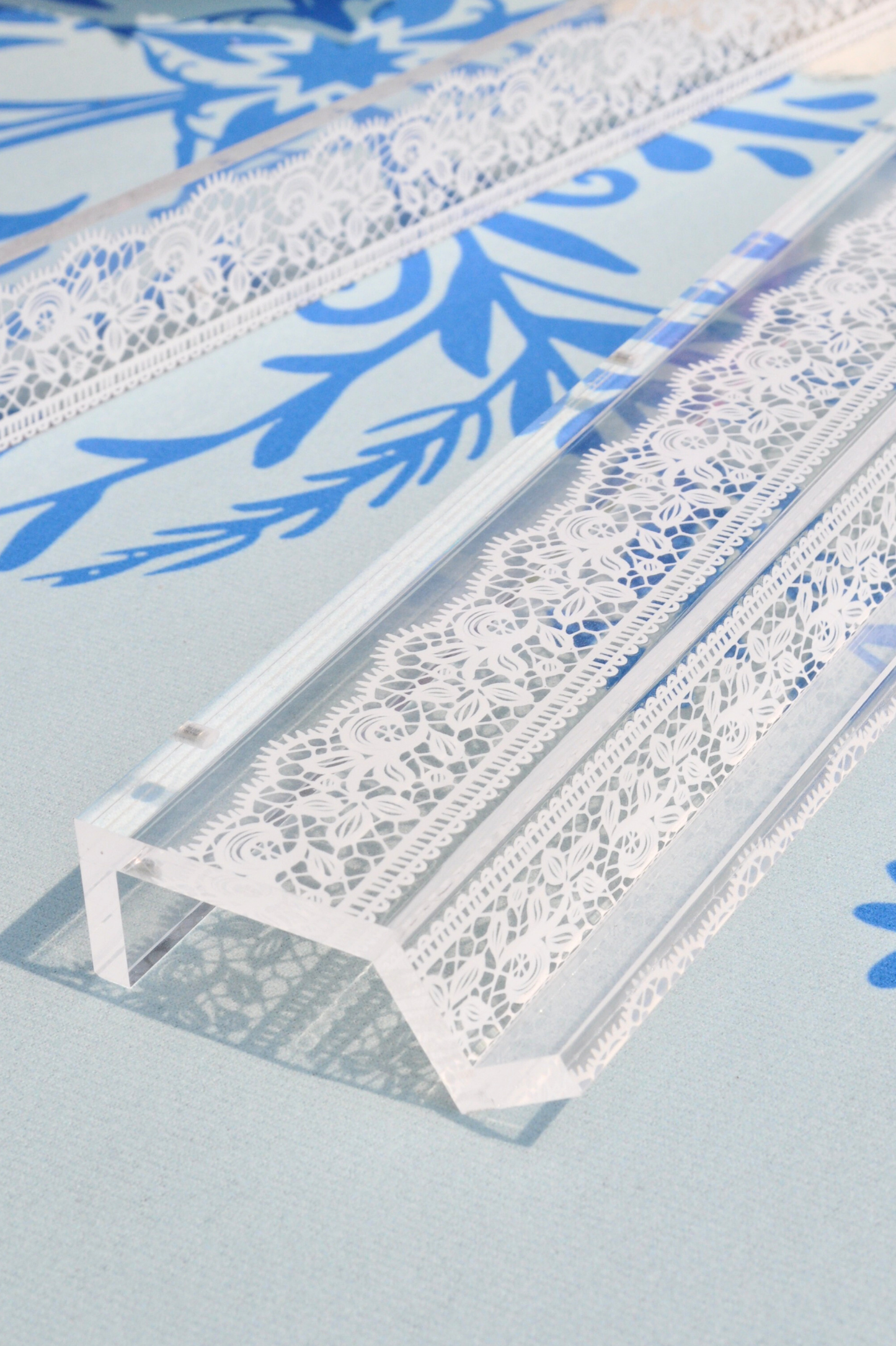 White Lace Mahjong Rack and Pusher | Middle & Main Mahjong